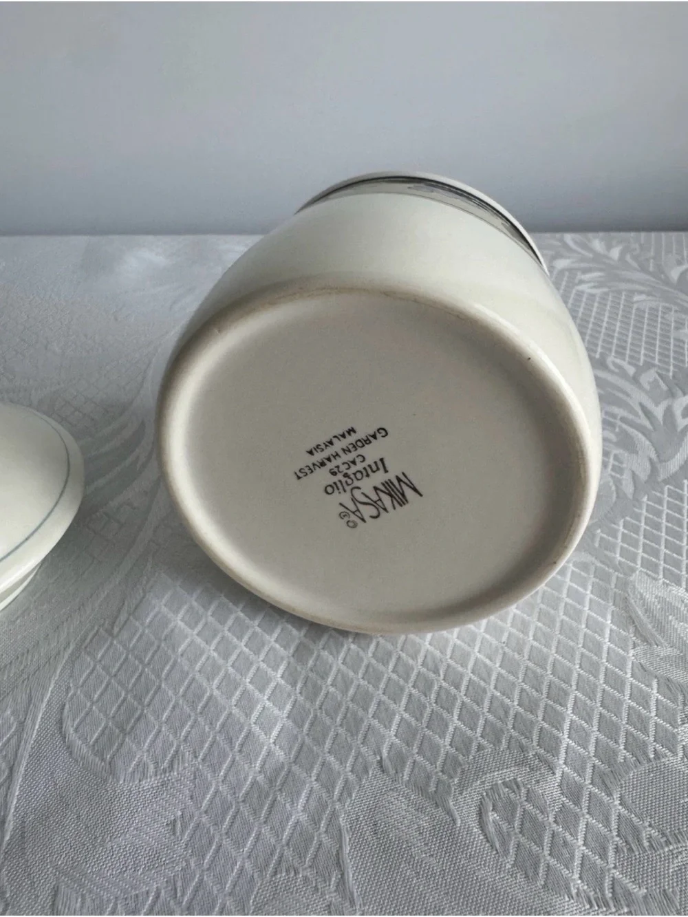 Mikasa Intaglio Garden Harvest CAC29 Mini Kitchen Canister 4.5” w/ Lid-Vintage